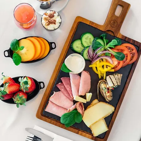 ベッド・アンド・ブレックファスト 654 3*