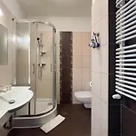 654 Bed & Breakfast 3*