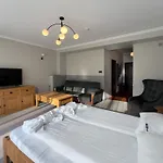 654 Bed & Breakfast 3*