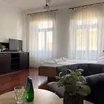 654 Bed & Breakfast