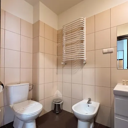 654 Bed and Breakfast 3*