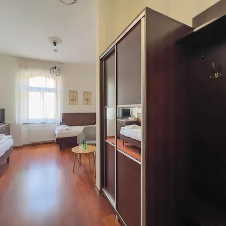 654 Bed & Breakfast 3*